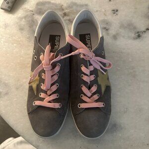 Golden Goose Superstar Low Top Sneaker Women,  Size 9US / 39EU, pre-owned!